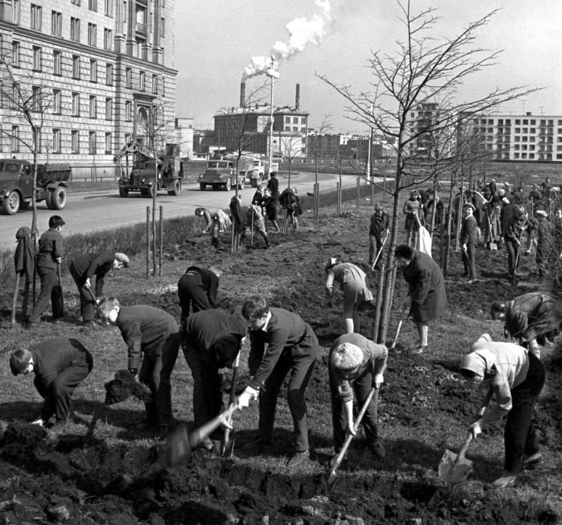 Субботник в Ленинграде, 1964 год